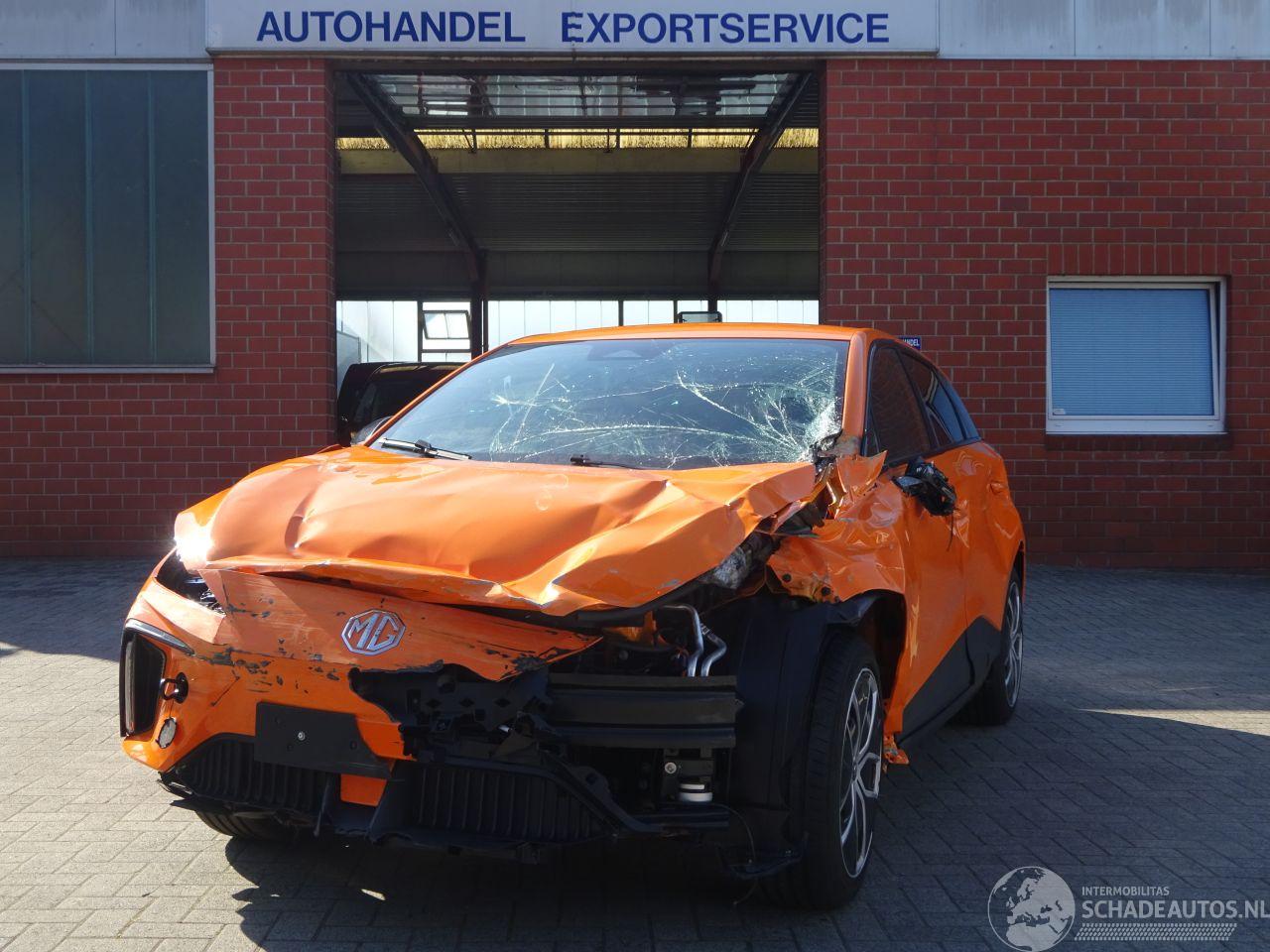 MG MG4 Luxury 150kw Elektro 68kw/h, Airco, Navi, Leer