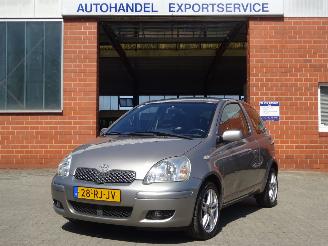 Coche accidentado Toyota Yaris 1.3 VVT-i Terra 86pk, Airco, Stuurbekr. 99.000 km ! 2005/4
