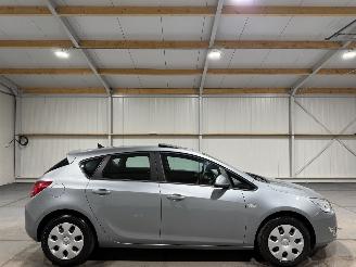 Avarii autoturisme Opel Astra 1.4Turbo 103kW Automaat Edition Schuifkantel 2012/7