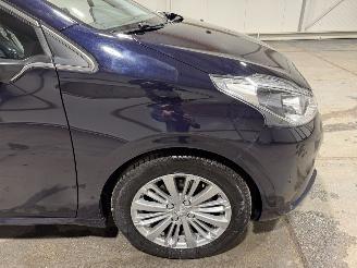 Peugeot 208 1.2PureTech 81kW Clima Allure picture 18