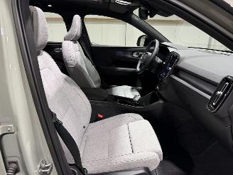 Volvo XC40 70kWh 170kW Recharge Ultimate Pano picture 40