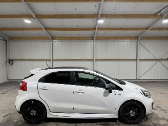 Auto incidentate Kia Rio 1.4CVVT 80kW Executiveline Airco 2015/3