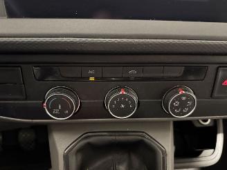Volkswagen Transporter 2.0TDI 81kW L2H1 2xSchuifdeur Navi picture 18