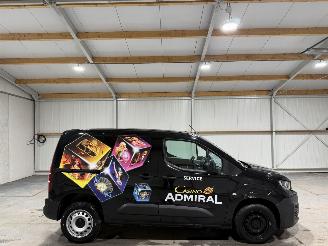 krockskadad bil bedrijf Peugeot Partner 1.5BlueHDI 96kW Automaat 130 Eat8 S&S 2024/5