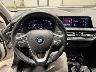 BMW 1-serie 118i 100kW Automaat High Executive picture 24