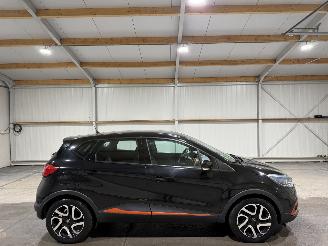 Vaurioauto  passenger cars Renault Captur 1.5dCi 66kW Navi Dynamique 2015/4