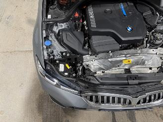 BMW 3-serie 330e 135kW Automaat Camera picture 27