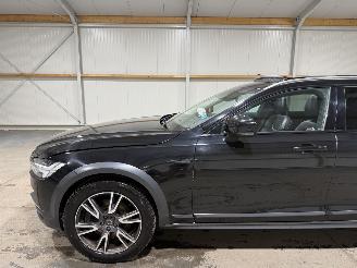 Volvo V-90 2.0T5 187kW Automaat Pro picture 13