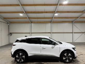 Damaged car Renault Mégane E-Tech 60kWh 160kW Comfort Range Techno 2025/6
