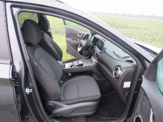 Hyundai Kona 39 kw Automaat  Elektrisch 2021  40.000km Camera Navigatie  stoelverwarmig  nieuwstaat picture 35