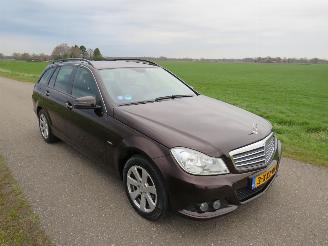damaged passenger cars Mercedes C-klasse Estate 250 Business Class Elegance 204pk Automaat leer Navigatie camera 2012/4