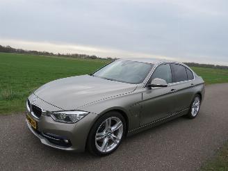 krockskadad bil auto BMW 3-serie 330e Automaat Executive Hybride Elektriciteit Benzine M Pakett 2016 plug in 2016/7