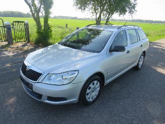 Coche accidentado Skoda Octavia 14 TSI 109.000KM Airco 2010 parkeerschade 2010/4