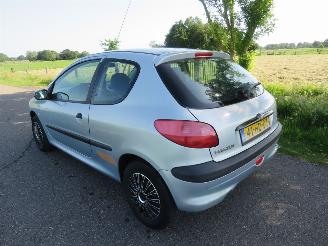 Unfallwagen Peugeot 206 1.6 16v XT Automaat  120.000km nap Airco 2001/5