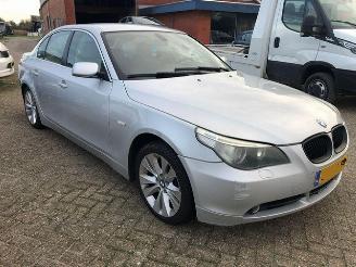 krockskadad bil auto BMW 5-serie 530i 2003/8