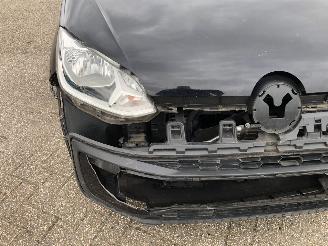 Volkswagen Up!  picture 4