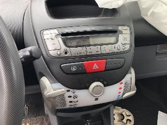 Peugeot 107 107 1.0-12V XS picture 9