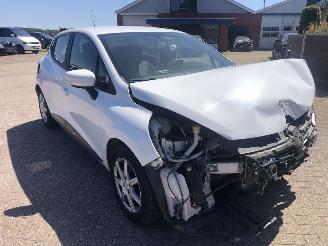 skadebil auto Renault Clio clio 1.2 2013/12