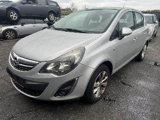krockskadad bil auto Opel Corsa  2014/1