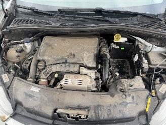 Peugeot 208  picture 9