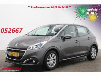 Voiture accidenté Peugeot 208 1.2 PureT. Signature Navi Camera Carplay Airco Cruise 2019/7