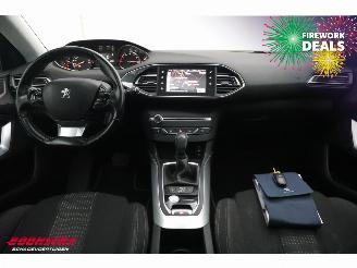 Peugeot 308 1.2 PureTech Aut. Allure Pano LED Navi Clima Cruise PDC picture 9
