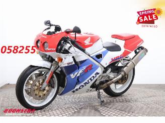 Honda VFR 400 R picture 1