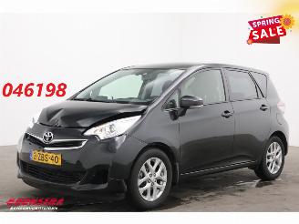 krockskadad bil auto Toyota Verso S 1.3 VVT-i Aut. Dynamic Bluetooth Clima Cruise Camera AHK 2014/12
