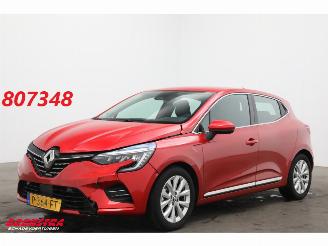skadebil auto Renault Clio 1.6 E-Tech Hybrid 140 Intens LED 360° Apple/Android Camera PDC 2022/2
