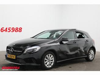 krockskadad bil auto Mercedes A-klasse 160 Ambition Pano Navi Airco Cruise PDC 2017/7