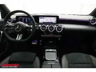 Mercedes A-klasse 250 e AMG Pano LED ACC Apple/Android Camera SHZ 2.435 km! picture 11
