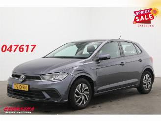 Damaged car Volkswagen Polo 1.0 TSI Life Virtual ACC Apple/Android Airco 2023/6