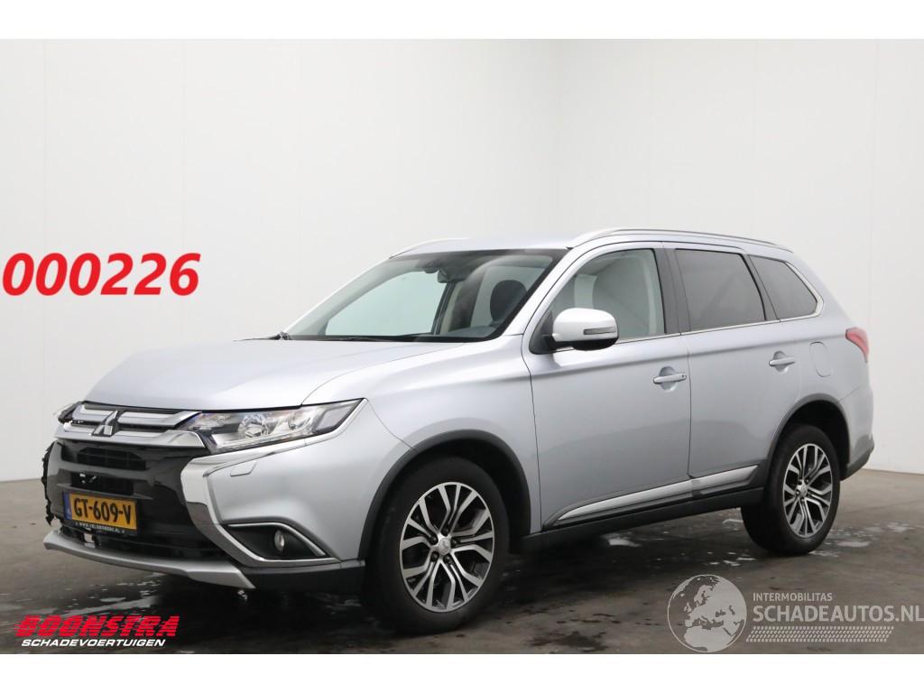 Mitsubishi Outlander 2.0 Executive Edition Navi Clima Cruise Camera PDC AHK