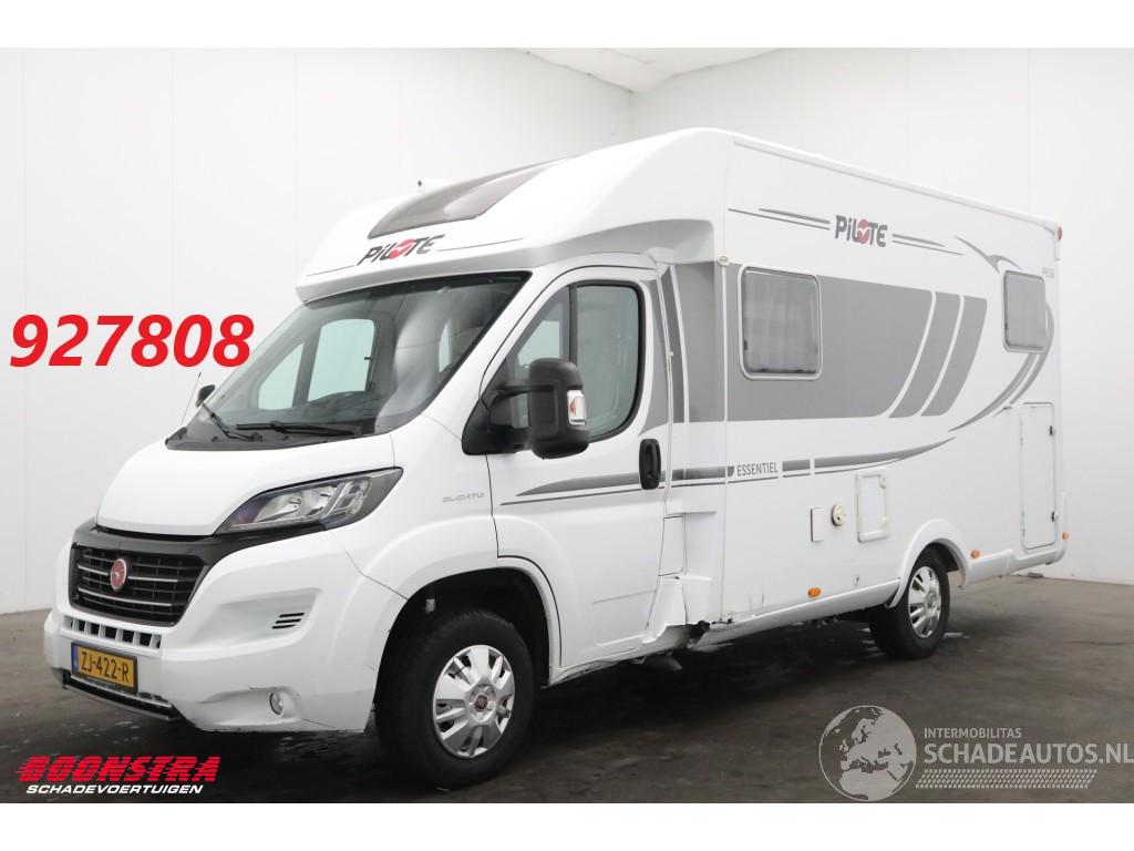 Pilote  P 656 C Essentiel 2.3 MJ Solar Luifel Fietsendrager Single Beds Hefbed AHK