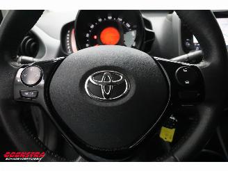 Toyota Aygo 1.0 VVT-i x-play Navi Airco Cruise Camera picture 17