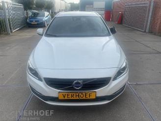 škoda osobní automobily Volvo V-60 V60 I (FW/GW), Combi, 2010 / 2018 2.0 D2 16V 2016/6