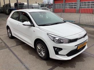 Vrakbiler auto Kia Rio Rio IV (YB), Hatchback, 2017 1.0i T-GDi 100 MHEV 2023/5