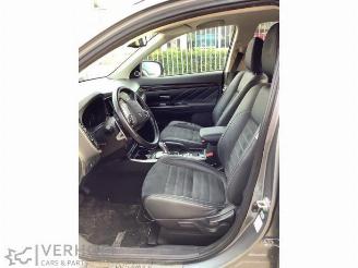 Mitsubishi Outlander Outlander (GF/GG), SUV, 2012 / 2022 2.0 16V PHEV 4x4 picture 8