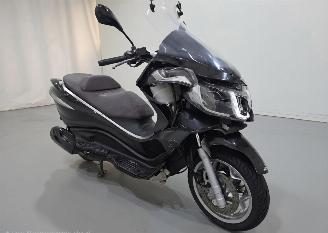 Piaggio X10 350 Executive BS 25kw Bjr.2018 picture 1
