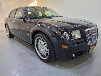 krockskadad bil auto Chrysler 300 C 3.5 V6 AUT Navi LM Pano 2004/1