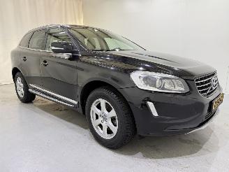 Vaurioauto  passenger cars Volvo Xc-60 2.0 T5 FWD Summum Autom. 2016/2