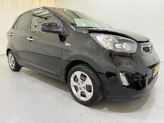 skadebil auto Kia Picanto HB 1.0 CVVT Airco 2013/10