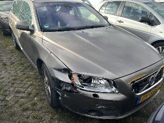 Volvo V-70 2.0  D3 picture 2