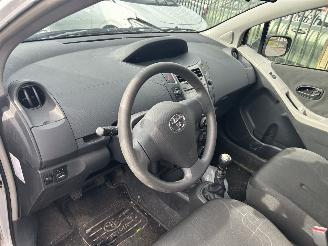 Toyota Yaris 1.3 picture 8