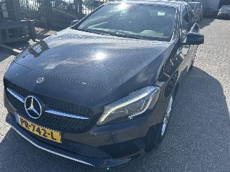 begagnad bil auto Mercedes A-klasse 180 D   ( schadevrij ) 2017/8