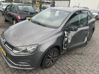 krockskadad bil auto Volkswagen Polo 1.2 Allstar  5 Drs 2016/9