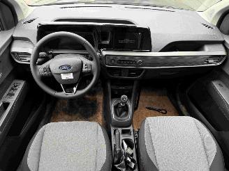 Ford Tourneo Courier Limited picture 2