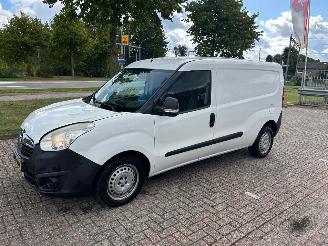 krockskadad bil bedrijf Opel Combo 1.3 CDTI L2 H1 2014/6