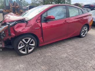 krockskadad bil auto Toyota Prius Prius (ZVW5), Hatchback, 2015 / 2022 1.8 16V Hybrid 2016/10