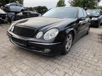 Vrakbiler auto Mercedes E-klasse E (W211), Sedan, 2002 / 2008 5.0 E-500 V8 24V 2003/6